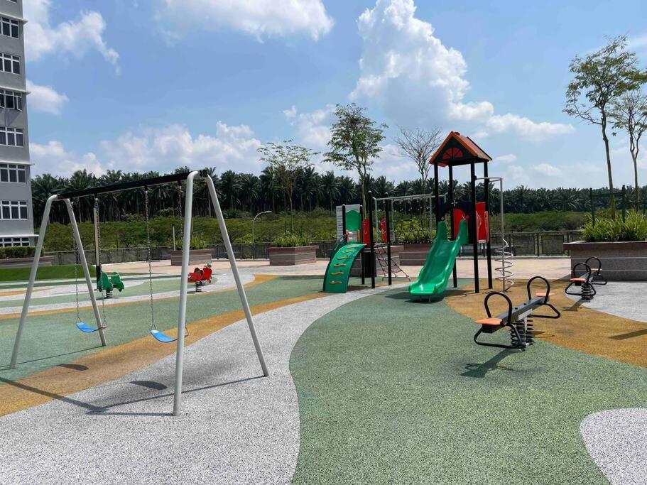 Kids Friendly Seri Austin Jb * Johor Bahru