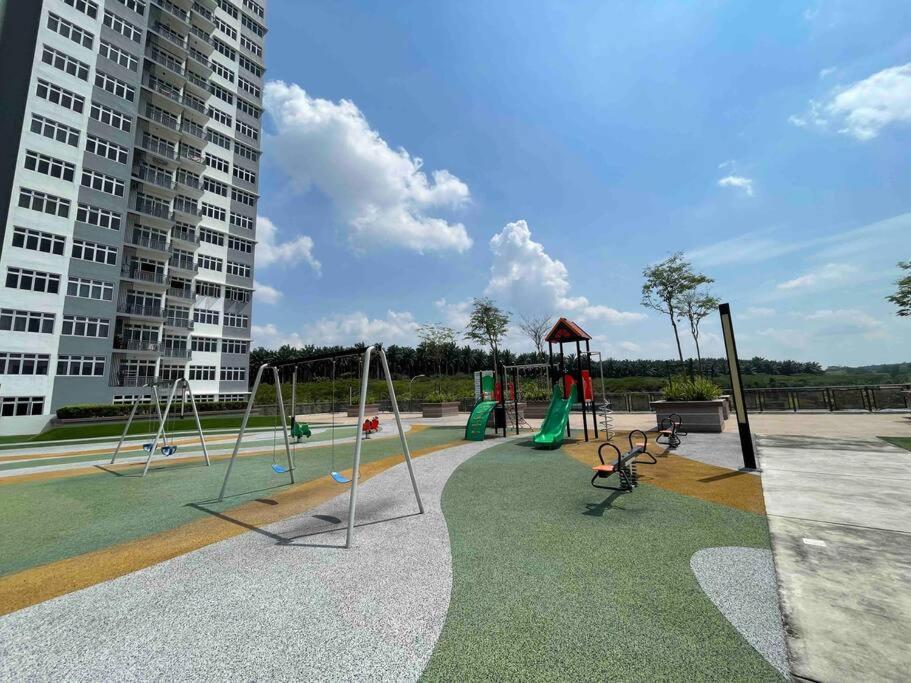 Apartment Kids Friendly Seri Austin Jb *